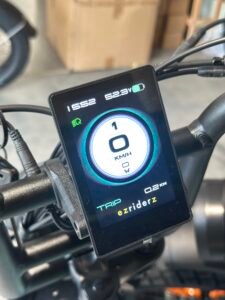 SLEDZ DISPLAY PRO Track speed, battery, and distance at a glance on a clear, modern screen.  Built-in USB port keeps your phone charged while you ride.  Smart, sleek, and made for effortless e-bike control